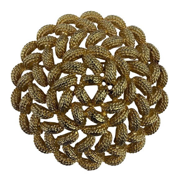 Vintage Monet Womens Gold Tone Textured Metal Vintage Circular Brooch Jewelry - Picture 1 of 4